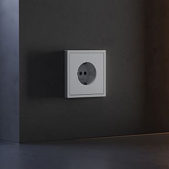 Накладка для розетки с заземлением и защитными шторками, S70, серый Voltum VLS000716