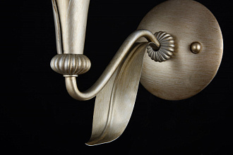 Бра Maytoni Lillian H311-01-G, жемчужное золото