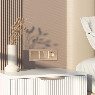 W0031111 Рамка на 3 поста Favorit, шампань,стекло Werkel, 4690389159794