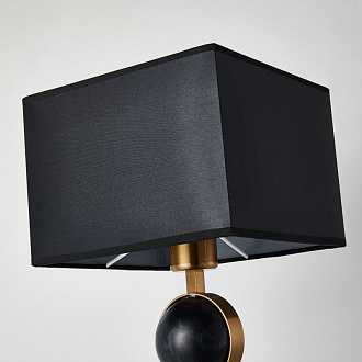 Настольная лампа Favourite Diva 2822-1T, L210*W210*H420, античная латунь, плафон из черной ткани, декор - имитация черного мрамора