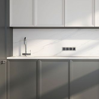 W0041117 Рамка на 4 поста Favorit, дымчатый,стекло Werkel, 4690389160042