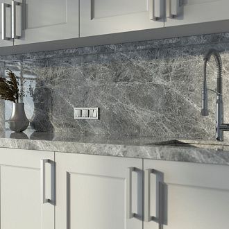 W1271206 Розетка влагозащ. с зазем. с защит. крышкой и шторками, hammer серебряный Werkel, 4690389162862