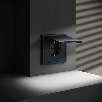 Розетка встраиваемая Voltum S70 с заземлением, защитными шторками и крышкой 16А, графит пластик Soft touch VLS040307