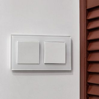 W0021101 Рамка на 2 поста Favorit, белый,стекло Werkel, 4690389159565