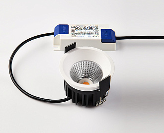 Встраиваемый светильник 7,2*5,4 см, ITALLINE IT08-8035 white 4000K, вр 6,5 см