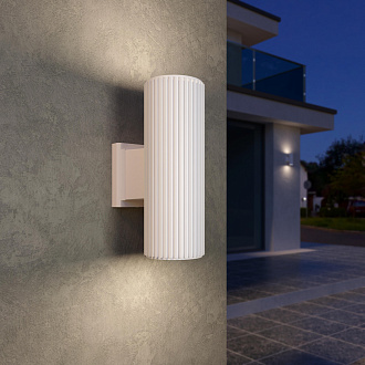 Уличный настенный светильник Strict IP54 1403 TECHNO песочно-белый Elektrostandard