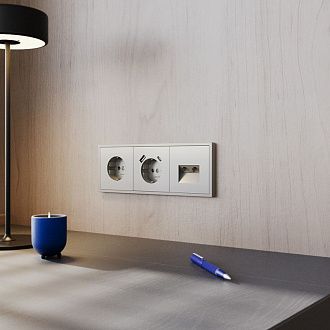 Розетка встраиваемая Voltum S70 с заземлением 16А, шелк пластик Soft touch VLS040104