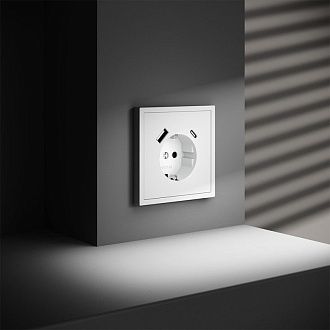 Розетка встраиваемая Voltum S70 с заземлением и защитными шторками, 16А, с USB, A+С, белый матовый пластик Soft touch VLS040502