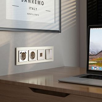 W0043111 Рамка на 4 поста Senso, шампань, стекло soft-touch Werkel, 4690389200502