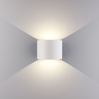 Уличное бра 7W, 4000К Blade белое 1518 TECHNO LED Elektrostandard