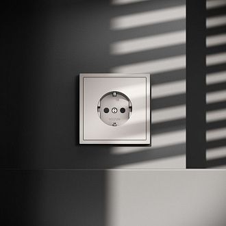 Розетка встраиваемая Voltum S70 с заземлением и защитными шторками, 16А, кашемир пластик Soft touch VLS040203