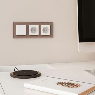 W0031142/ Рамка на 3 поста Favorit (латте, стекло) Werkel 4690389183430