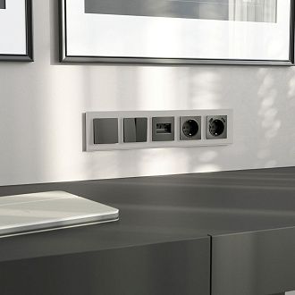 W0053117 Рамка на 5 постов Senso, дымчатый, стекло soft-touch Werkel, 4690389214301