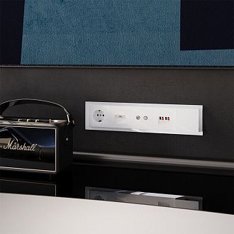 Рамка стеклянная Voltum S70 на 5 постов, белый, стекло Стекло/пластик  VLS110501