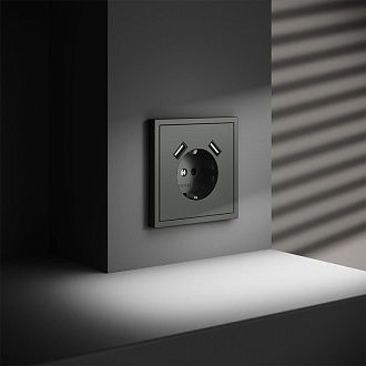 Розетка встраиваемая Voltum S70 с заземлением и защитными шторками, 16А, с USB, A+A, титан пластик Soft touch VLS040406