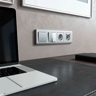 W1212106 Выключатель одноклавишный проходной с подсветкой, hammer серебряный Werkel, 4690389162114