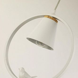 Подвес F-Promo Uccello 2939-1P, W300*H325/1325, каркас матового белого цвета, декоративные вставки из светлого дерева, декоративный элемент в виде белой акриловой птицы