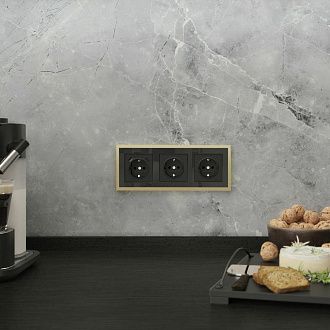 W0032852 Рамка на 3 поста Baguette, черныйлатунь Werkel, 4690389185809