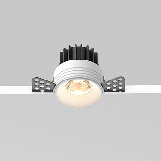 Встраиваемый светильник 5,4*5,4*5,3 см, LED, 7W, 3000К, Maytoni Technical ROUND DL058-7W3K-TRS-W белый, вр 5,5 см