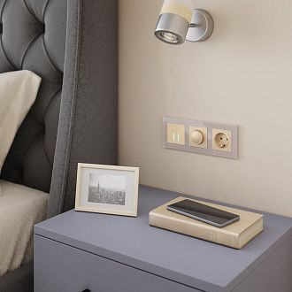 W0031117 Рамка на 3 поста Favorit, дымчатый,стекло Werkel, 4690389159862