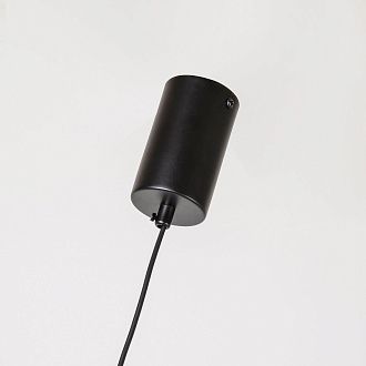 Подвесная люстра F-Promo Firmato 4060-2P, L1180*W45*H100/1600, каркас матового черного цвета, рассеиватель из белого акрила, круглый декоративный элемент цвета черного мрамора, часть каркаса фиксируется тросиком д
