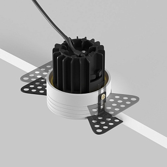 Встраиваемый светильник 5,4*5,4*5,3 см, LED, 7W, 3000К, Maytoni Technical ROUND DL058-7W3K-TRS-BS латунный, вр 5,5 см
