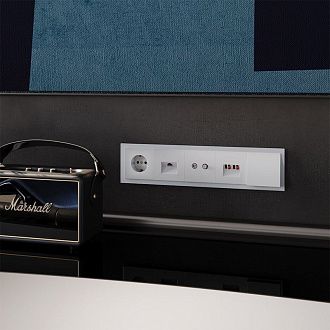 Рамка стеклянная Voltum S70 на 5 постов, белый,матовый,стекло Стекло/пластик матовая VLS110502