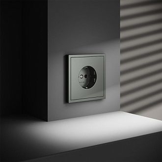 Розетка встраиваемая Voltum S70 с заземлением 16А, титан пластик Soft touch VLS040106