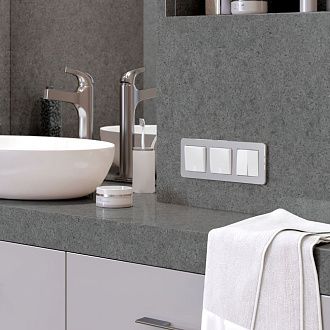 W0032606 Рамка на 3 поста Platinum, алюминий Werkel, 4690389184475