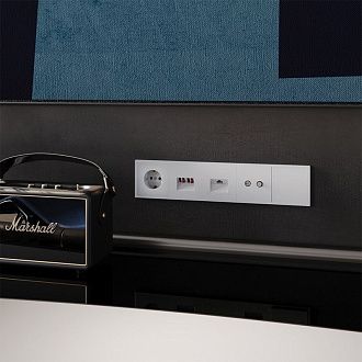 Розетка телевизионнная встраиваемая Voltum S70 оконечная TV+SAT, белый матовый пластик Soft touch VLS060402