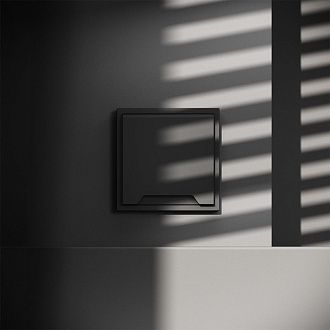 Розетка встраиваемая Voltum S70 с заземлением, защитными шторками и крышкой 16А, черный матовый пластик Soft touch VLS040308