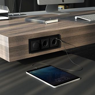 W0033108/ Рамка на 3 поста Senso (черный, стекло soft-touch) Werkel 4690389200434