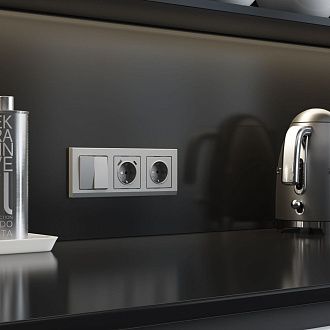 W1171765 Розетка с заземлением, шторками и USB тип A+C , серебряный матовый Werkel, 4690389195600
