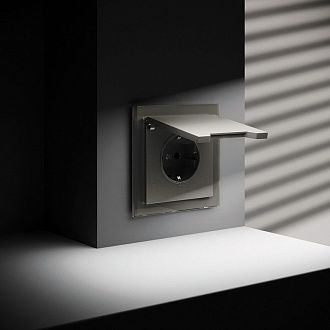 Розетка встраиваемая Voltum S70 с заземлением, защитными шторками и крышкой 16А, шелк пластик Soft touch VLS040304