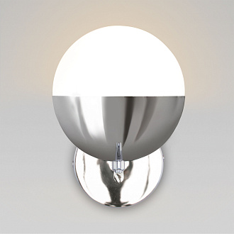 Настенный светильник со стеклянным плафоном Eurosvet Nuvola 70129/1 хром