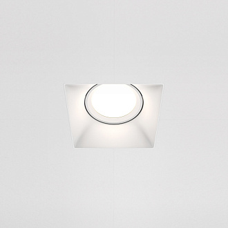 Светильник 11/8*8 см, GU10, IP20 Maytoni Technical DL042-01-SQ-W, белый, вр 8 см