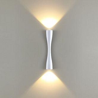 Настенный светодиодный светильник Odeon Light Anika 4290/10WL Белый