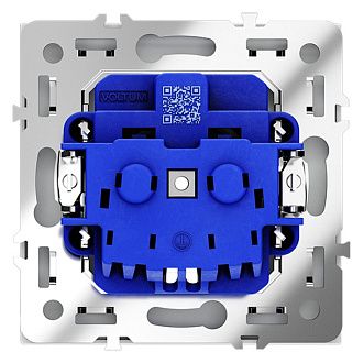 Розетка встраиваемая Voltum S70 с заземлением и защитными шторками, 16А, белый матовый пластик Soft touch VLS040202