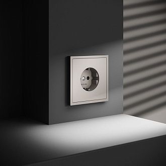Розетка встраиваемая Voltum S70 с заземлением и защитными шторками, 16А, кашемир пластик Soft touch VLS040203