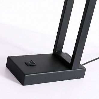 Настольная лампа F-Promo Scandy 3004-1T, L180*W100*H420, каркас черного цвета с декором под цвет дерева, поворотный плафон