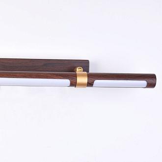 Бра Favourite Cuero 4111-1W, D90*W700*H80, каркас светильника с поворотным механизмом выполнен из металла, окрашенного под темное дерево, которое благородно сочетается с креплениями в цвете мат