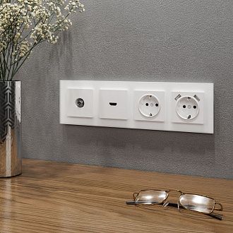 W0041105 Рамка на 4 поста Favorit, белый матовый,стекло Werkel, 4690389159930