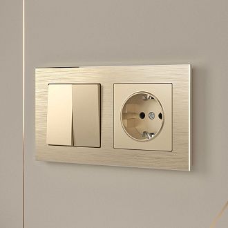 Розетка с заземлением и шторками (шампань) W1171111 Werkel 4690389157387