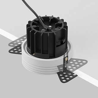 Встраиваемый светильник 7,4*7,4*6 см, LED, 12W, 4000К, Maytoni Technical ROUND DL058-12W4K-TRS-W белый, вр 7,5 см