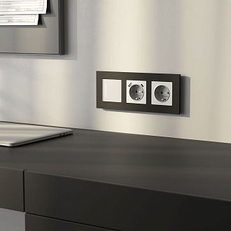 W0033508 Рамка на 3 поста  AluMax, черный алюминий Werkel, 4690389204074