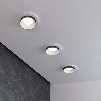 Встраиваемый точечный светильник 113 MR16 белый/черный Elektrostandard, вр 6,4 см