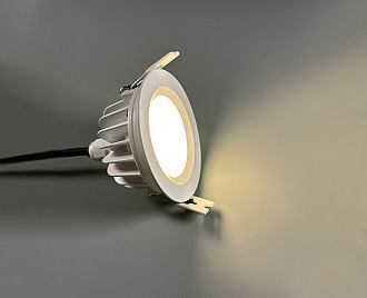 Влагозащищенный светильник 9*7,5 см, ITALLINE IT08-8018 white 3000K, вр 8 см