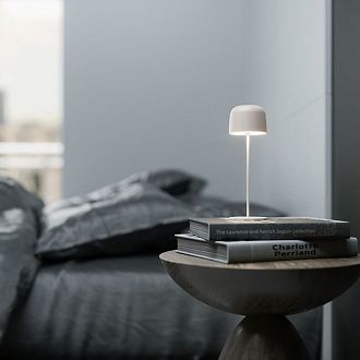 Настольный светильник 8*8*24 см, LED, 1W, 2500;3200;4000K, Elektrostandard Bitty TL70260, бежевый