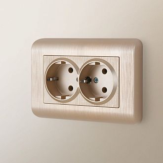 W1172010 Розетка двойная с заземлением, шампань рифленый Werkel, 4690389160585